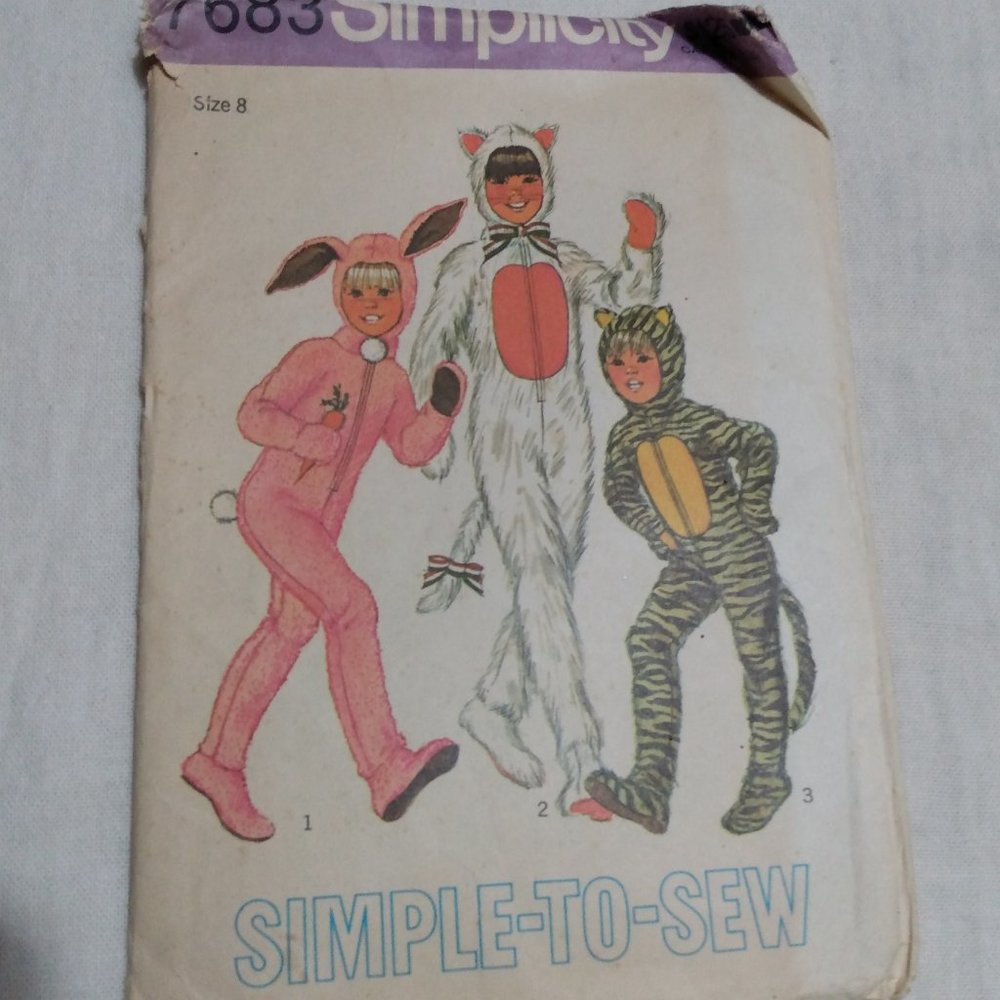 7683 Simplicity Simple-to-Sew Pattern - Picture 2 of 4